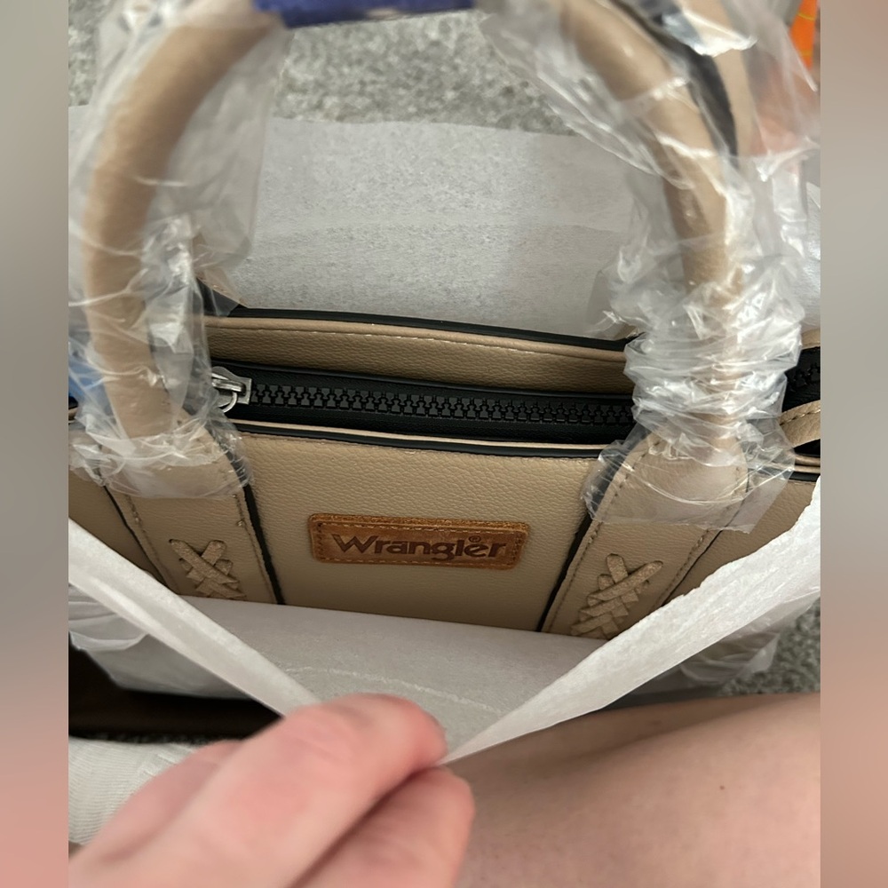 Wrangler two way shoulder bag